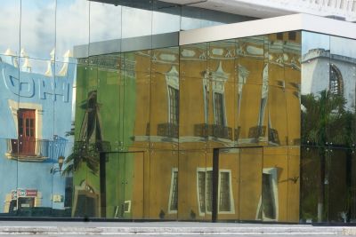 joelP
Reflet des vielles façades (1500 après JC ) dans la façade moderne . Campeche. Mexique.
